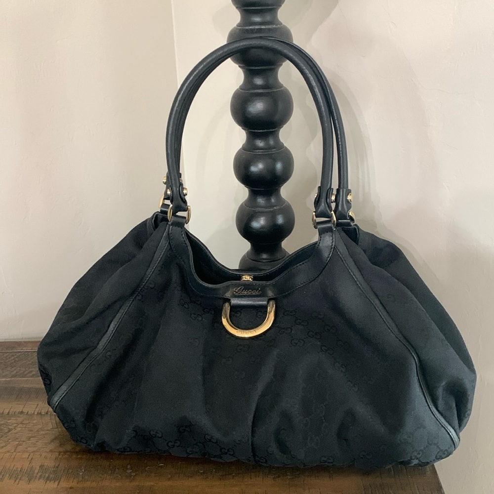 Gucci black monogram shoulder handbag